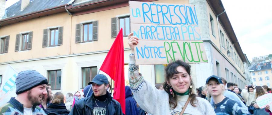 CHAMBÉRY | Chloé revient de Sainte-Soline :  “ils avaient des bombes et nous des pierres”