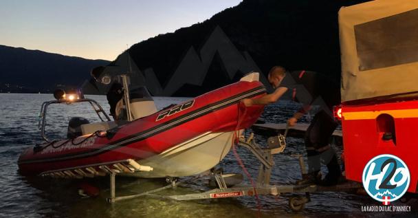 TALLOIRES-MONTMIN | Il voit une voile de parapente tomber dans le lac, 10 sapeurs pompiers engagés.