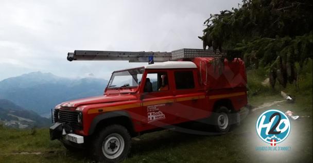 TALLOIRES-MONTMIN | Début d'incendie de broussailles au Chalet de l'Aulp