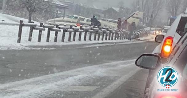 ANNECY | Un avion fait une sortie de piste à l'aéroport Annecy-Mont-Blanc