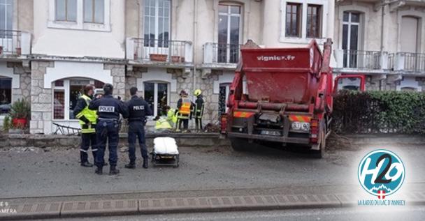 SEVRIER | Un camion s'encastre dans une résidence