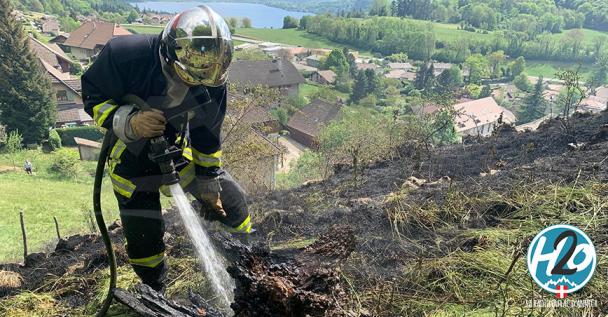 TALLOIRES-MONTMIN | (🎞 PHOTOS) 🔥 INCENDIE : 6.000m² de végétation partent en fumée.