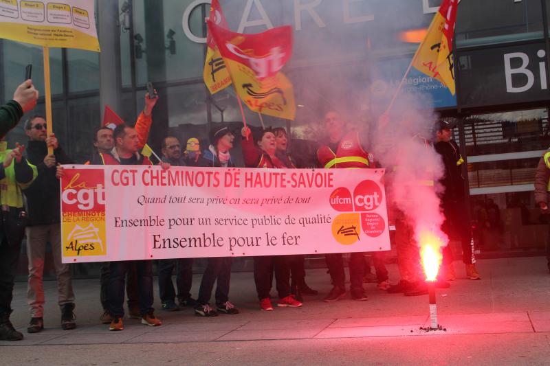 ANNECY | Les gilets jaunes : électrons libres du mouvement de contestation ? (📷15 PHOTOS MARQUANTES)