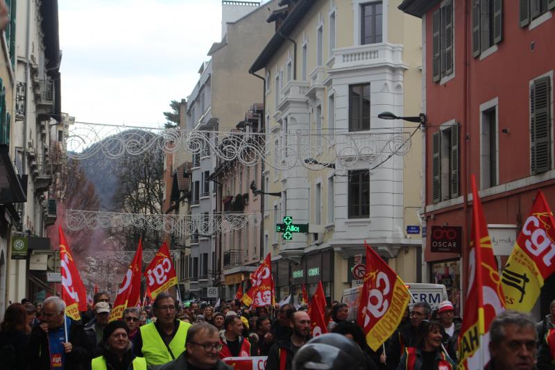 ANNECY | Les gilets jaunes : électrons libres du mouvement de contestation ? (📷15 PHOTOS MARQUANTES)