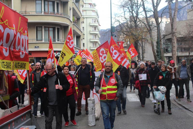 ANNECY | Les gilets jaunes : électrons libres du mouvement de contestation ? (📷15 PHOTOS MARQUANTES)