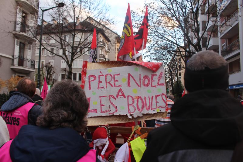 ANNECY | Les gilets jaunes : électrons libres du mouvement de contestation ? (📷15 PHOTOS MARQUANTES)