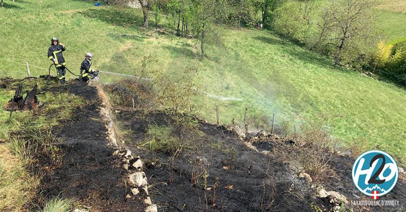 TALLOIRES-MONTMIN | (🎞 PHOTOS) 🔥 INCENDIE : 6.000m² de végétation partent en fumée.