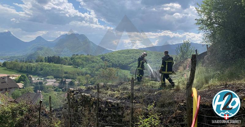 TALLOIRES-MONTMIN | (🎞 PHOTOS) 🔥 INCENDIE : 6.000m² de végétation partent en fumée.