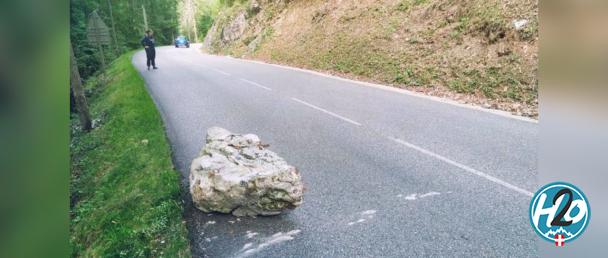 TALLOIRES-MONTMIN | Le col de la Forclaz fermé après une nouvelle chute de rocher